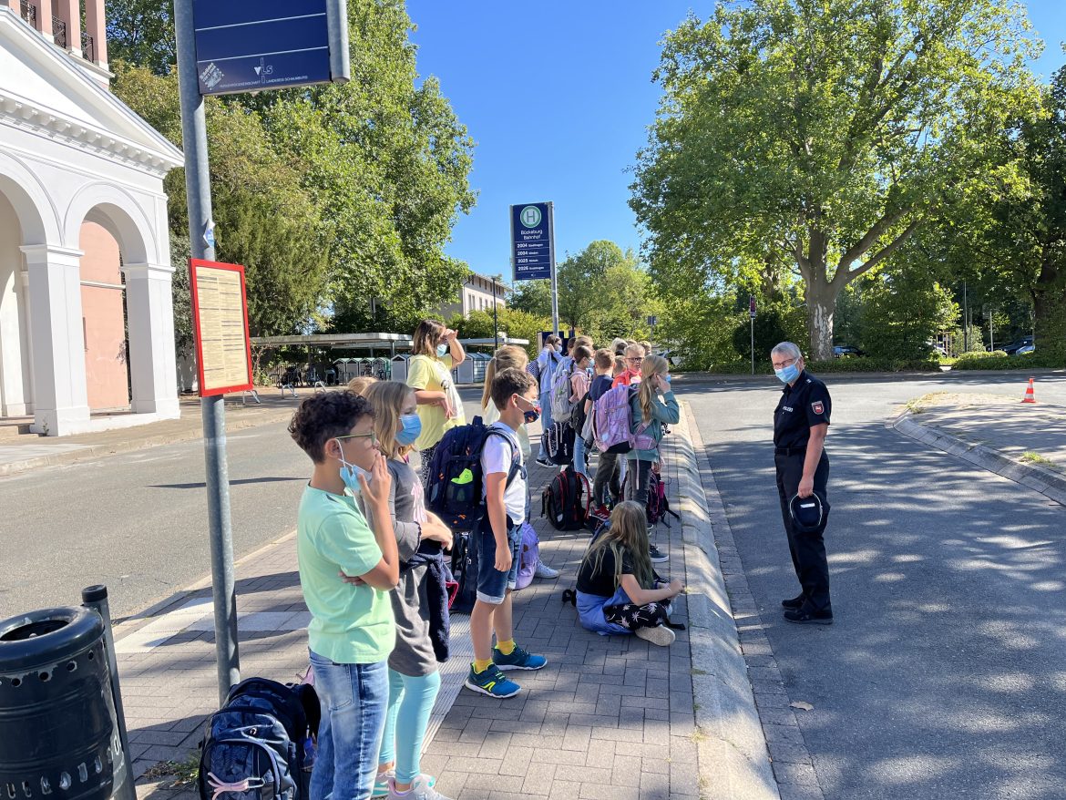 2022-08-Bustraining2